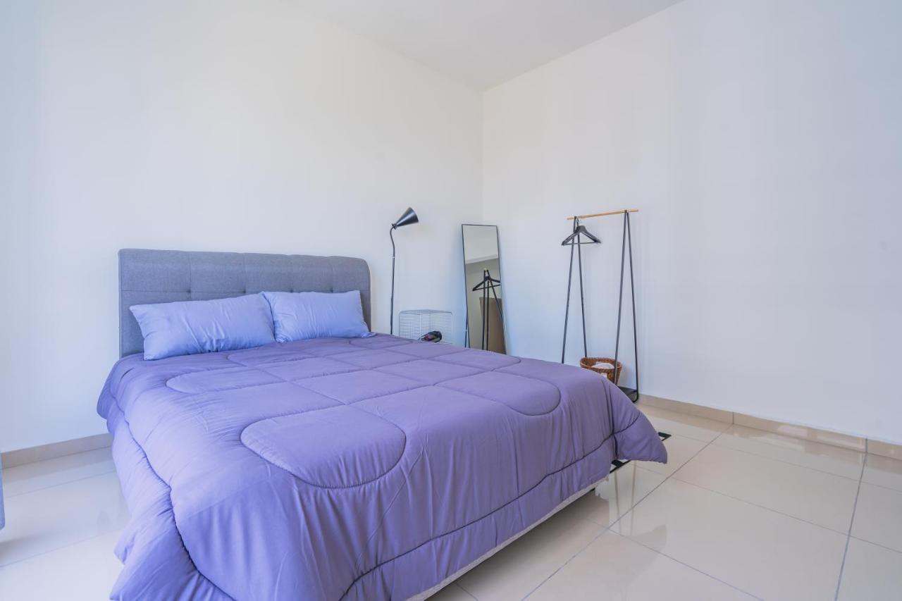 Cozy 3-bedroom With Pool 6 Pax - Semarak Pangsapuri