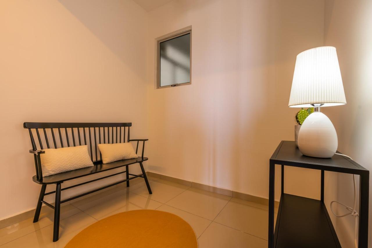 Cozy 3-bedroom With Pool 6 Pax - Semarak * Kuala Lumpur